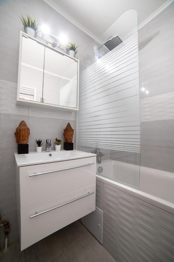Comfort 18 - Best Family Layout- Balcony & Parking Miskolc Exterior foto